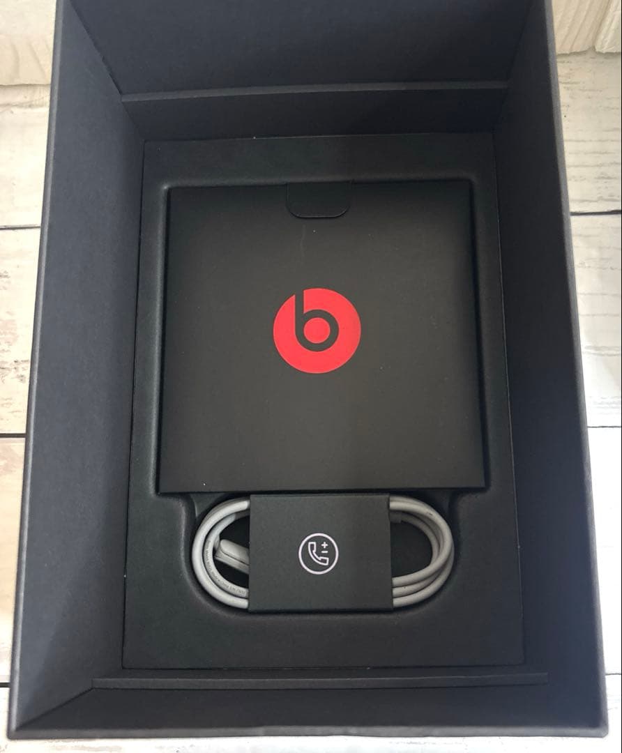 未使用級美品 Beats Solo3 Wirelessミッキーマウス ヘッドホン