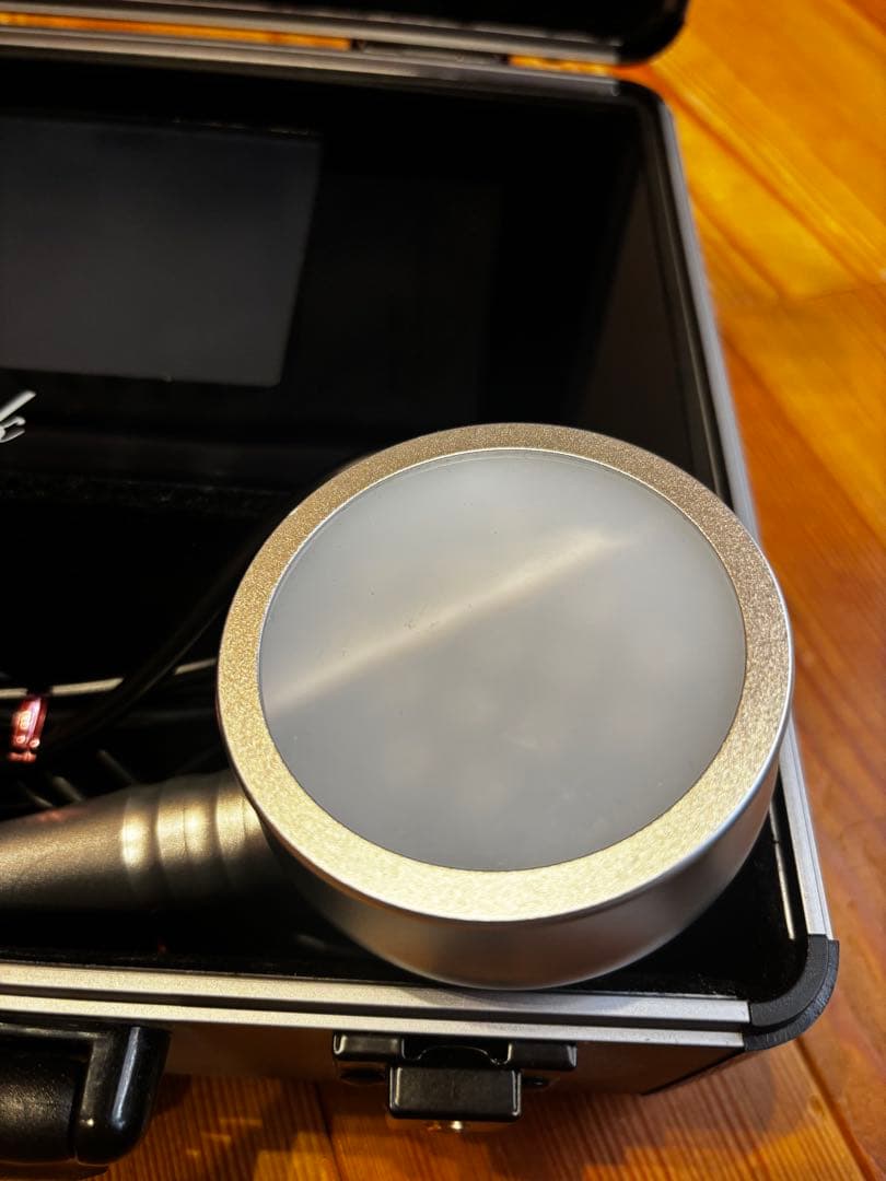 ローマピンクLEDライトとボディセラムのセット