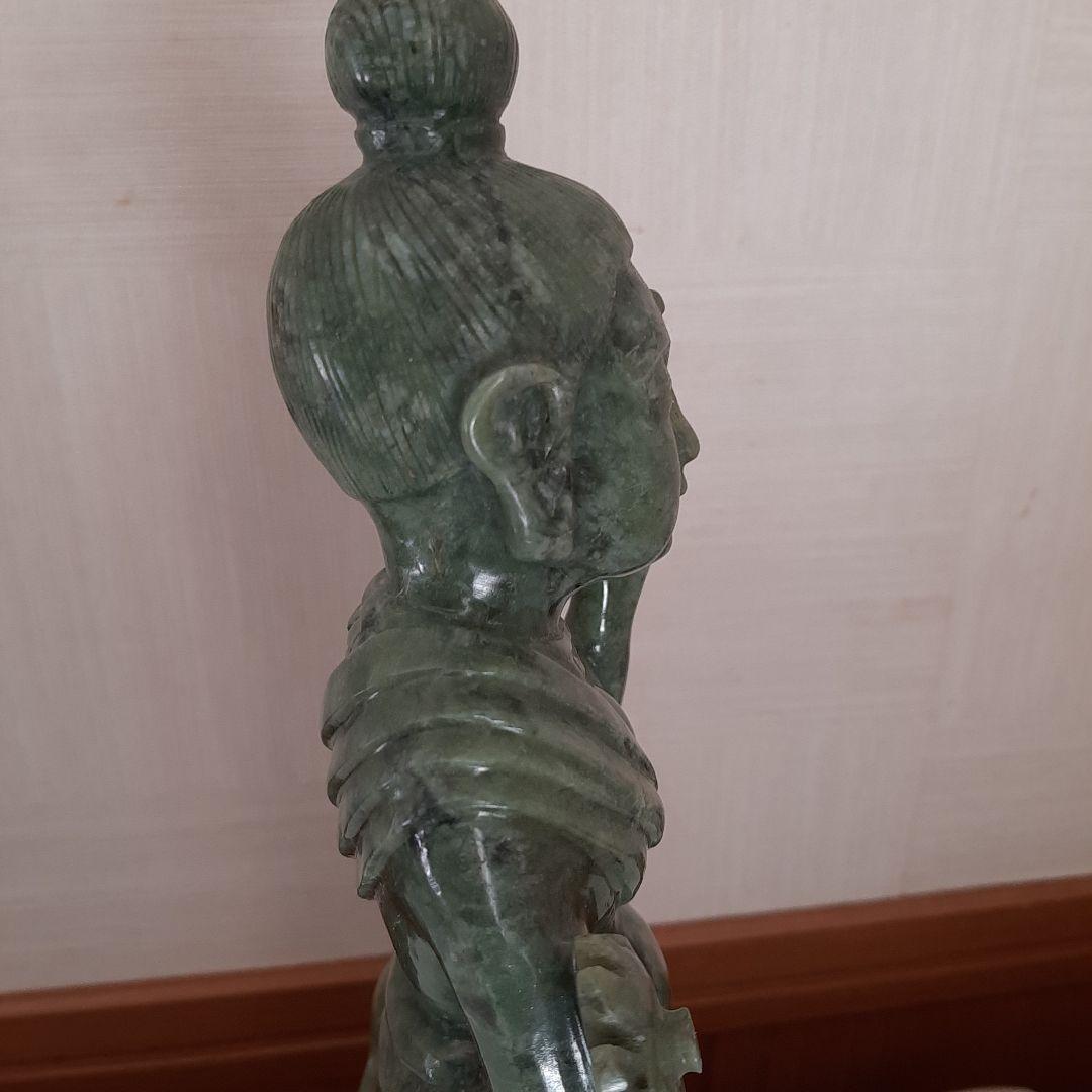 翡翠　観音様　重さ約1.7kg